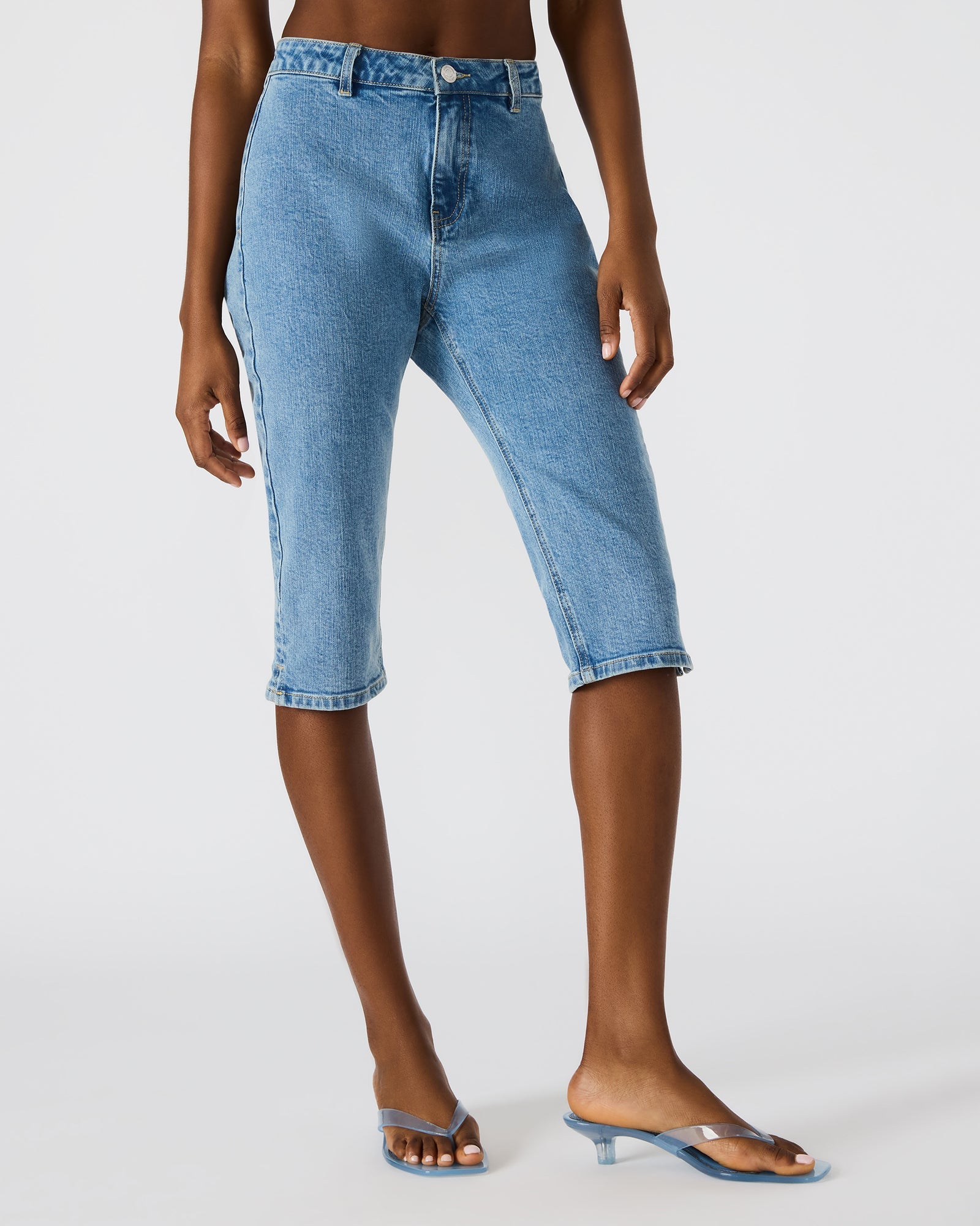 SKINNY RINA DENIM CAPRI PANT