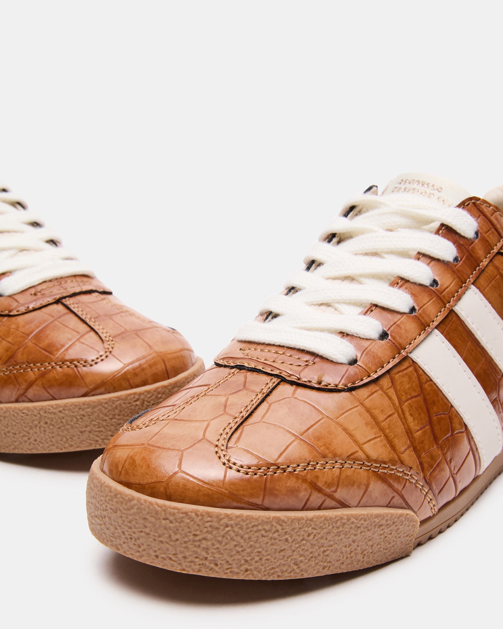 HUDSIN SNEAKER AND LETTUCE EDGE SOCKS BUNDLE