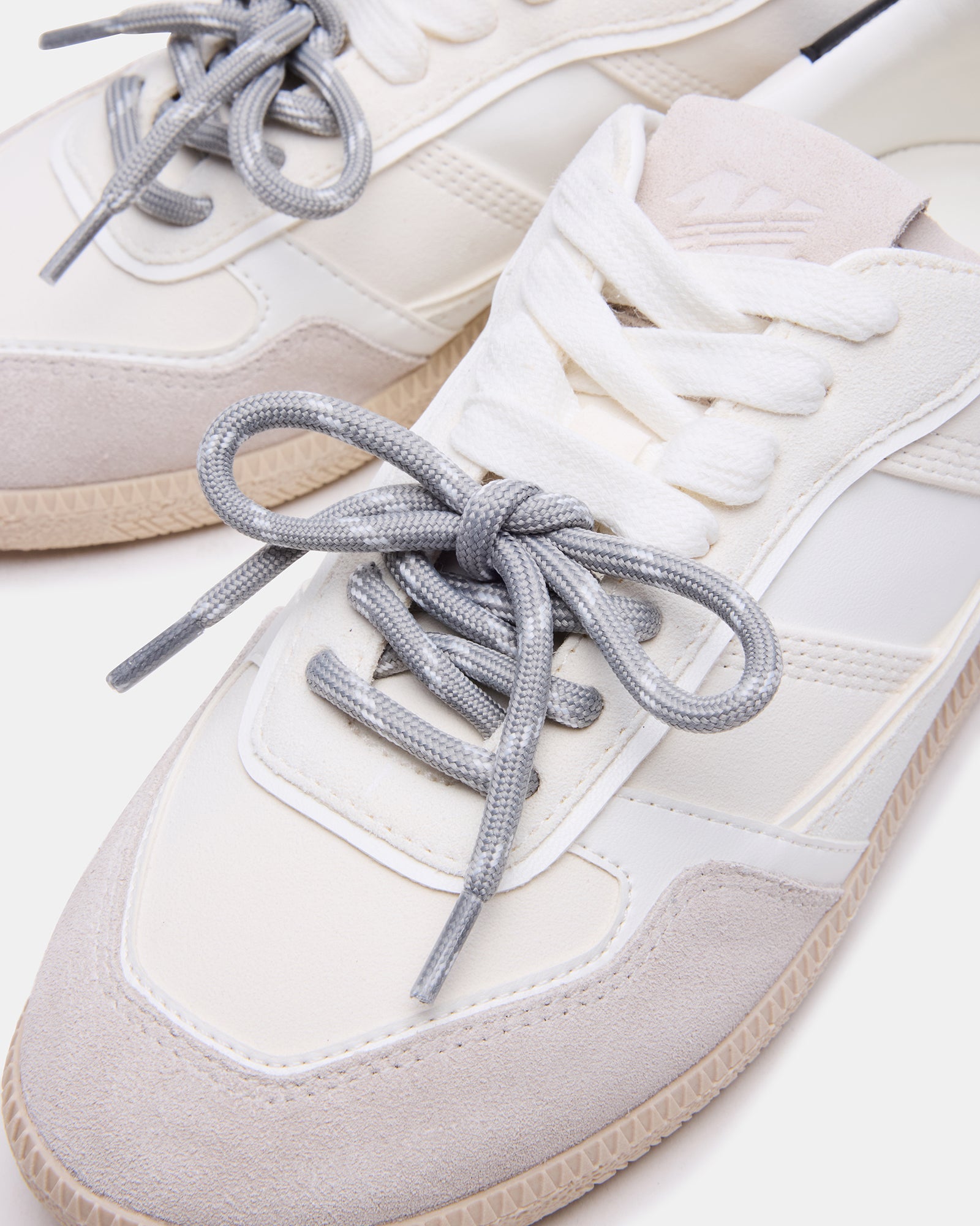 SPORTY WHITE