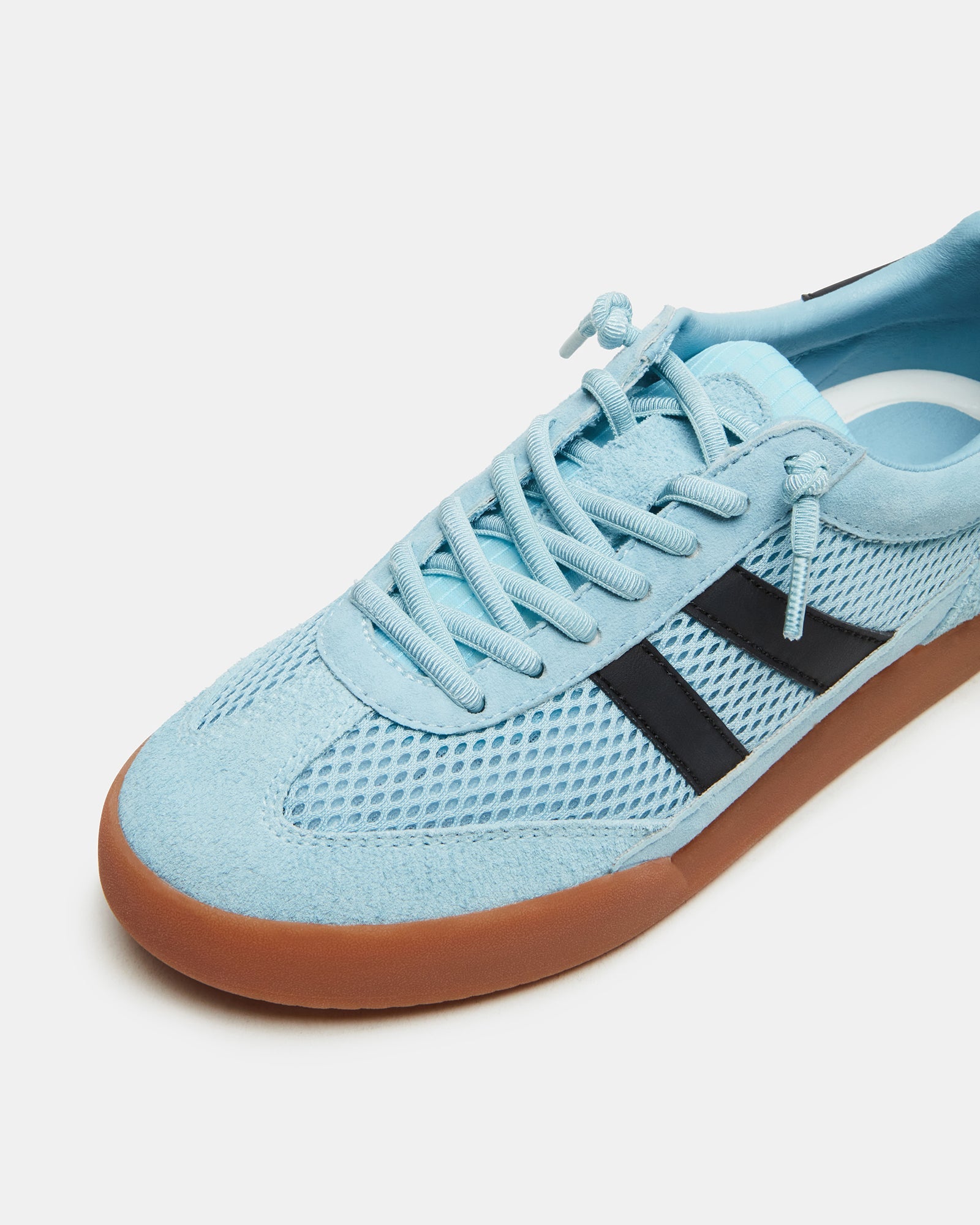VERDICT LIGHT BLUE