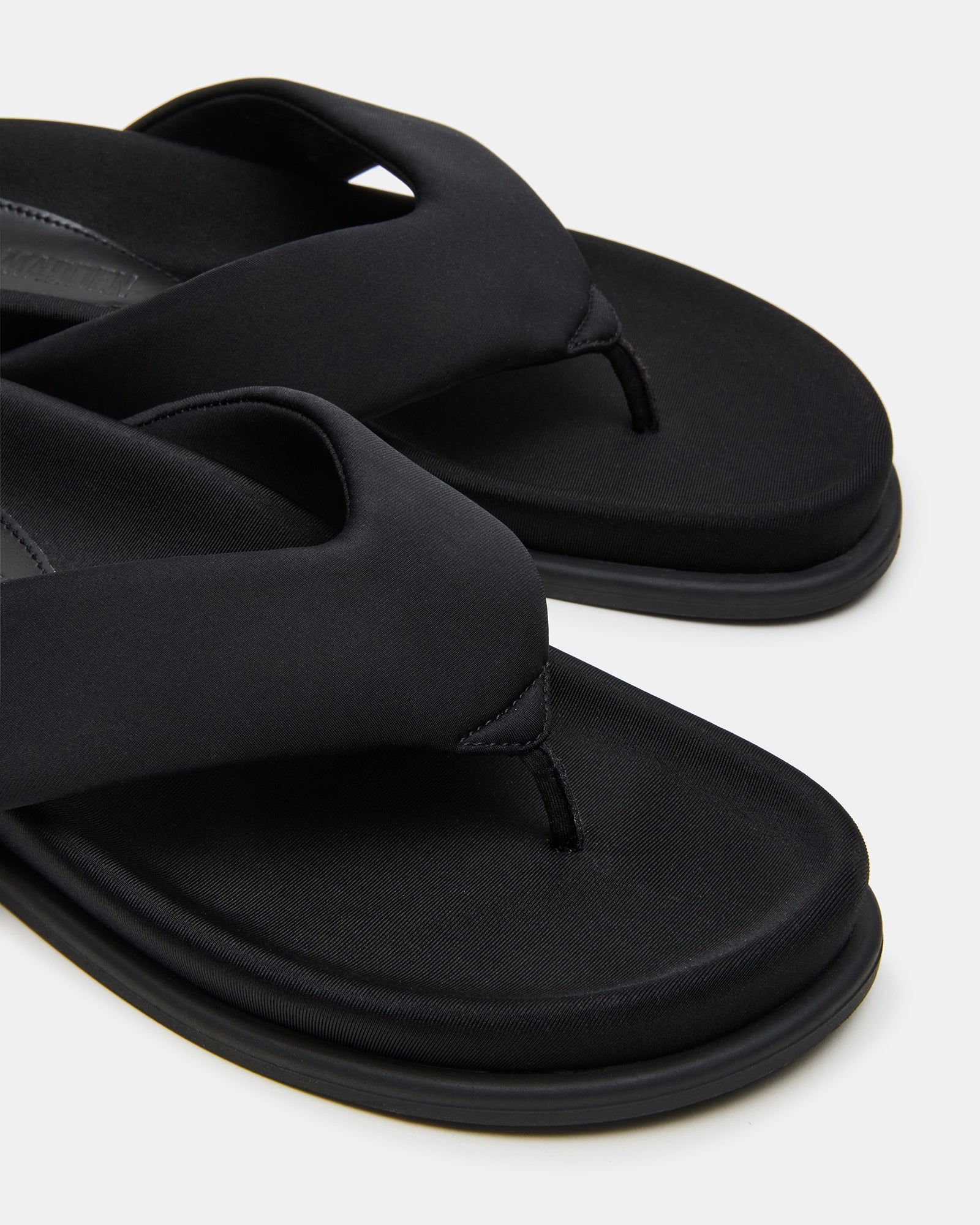 ZINNIA BLACK