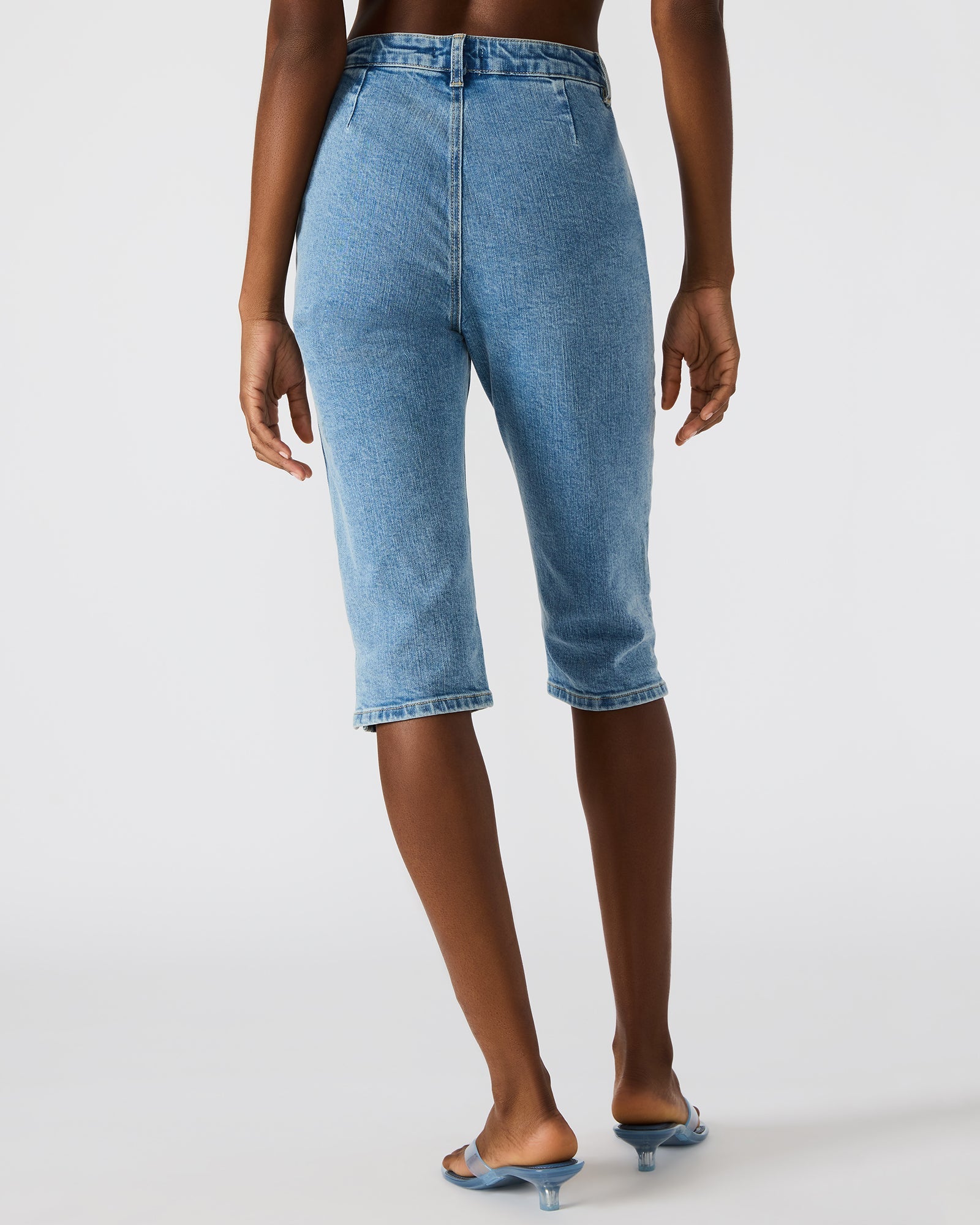 SKINNY RINA DENIM CAPRI PANT