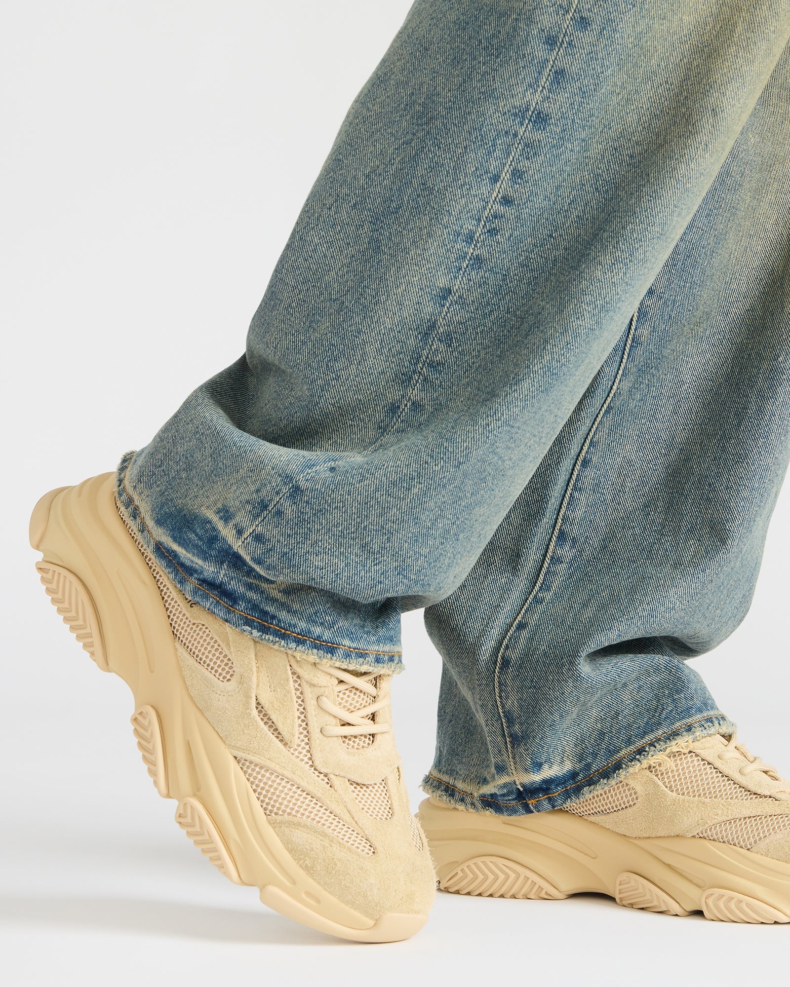 POSSESS TAUPE SUEDE