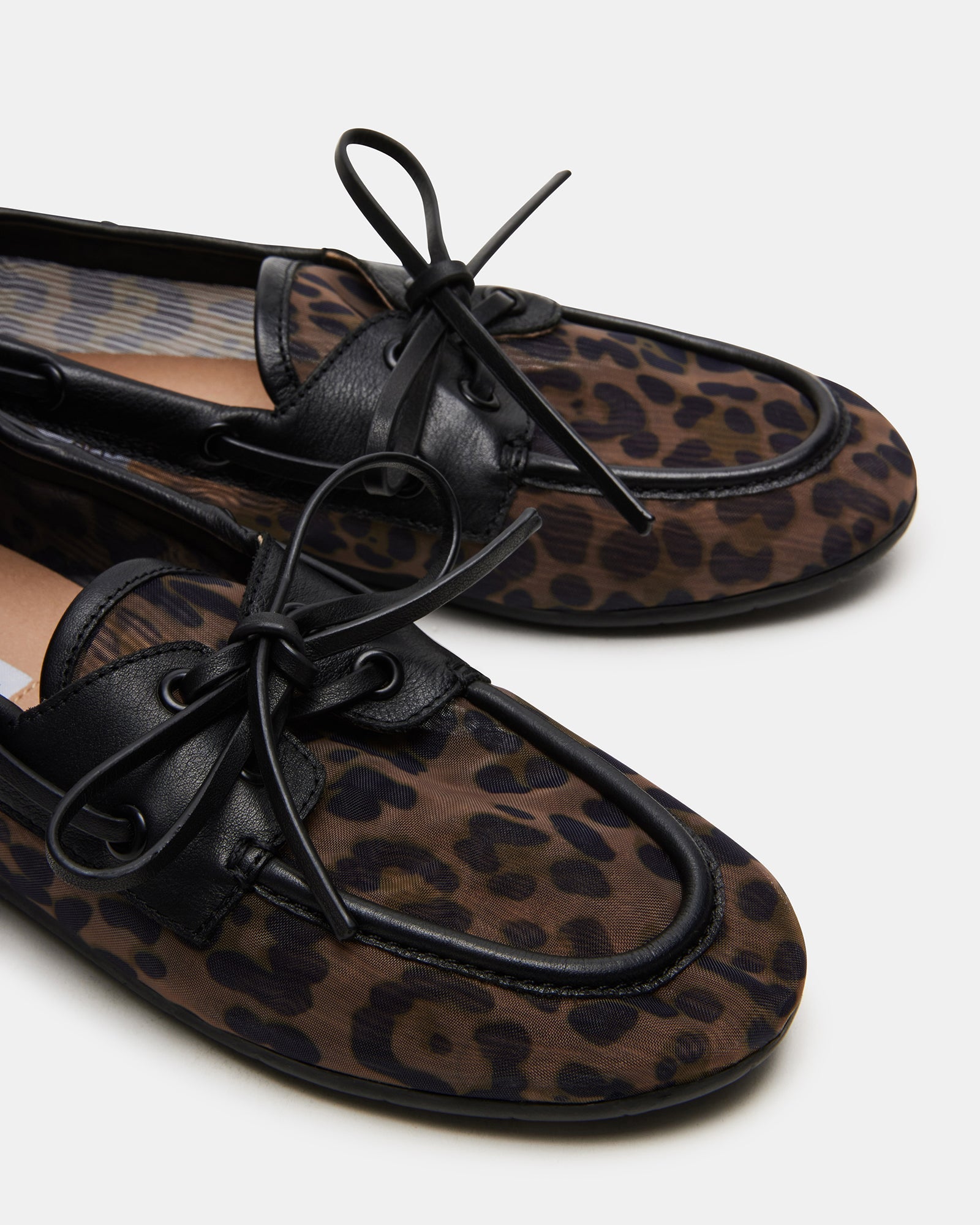SAG SHOE AND PEACHY BAG LEOPARD BUNDLE
